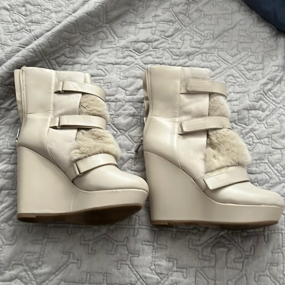 Juicy Couture booties size 8